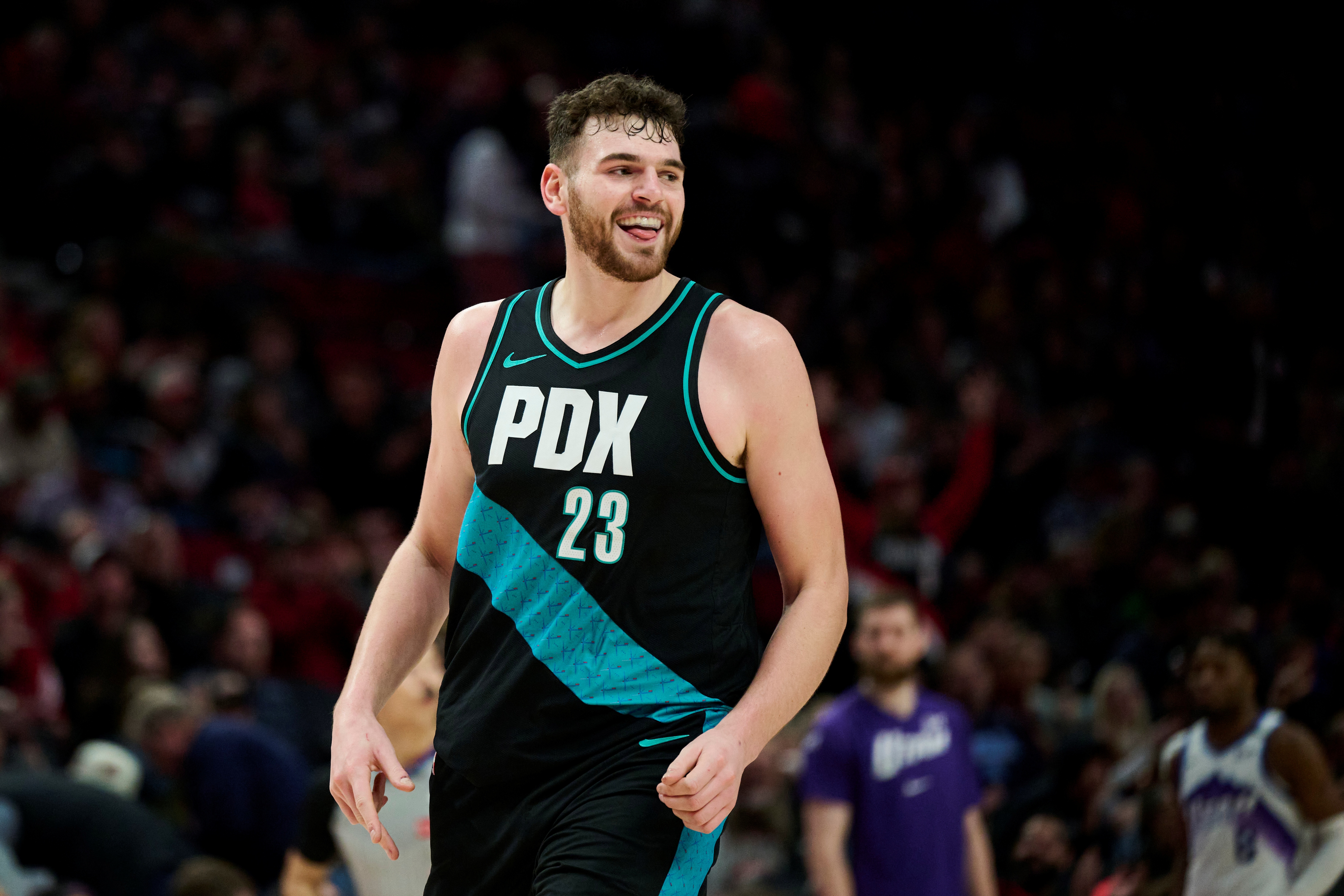 世界杯下注-克林根：顶级中锋能打30-35分钟 我也想这样 夏天苦练体能&amp;三分